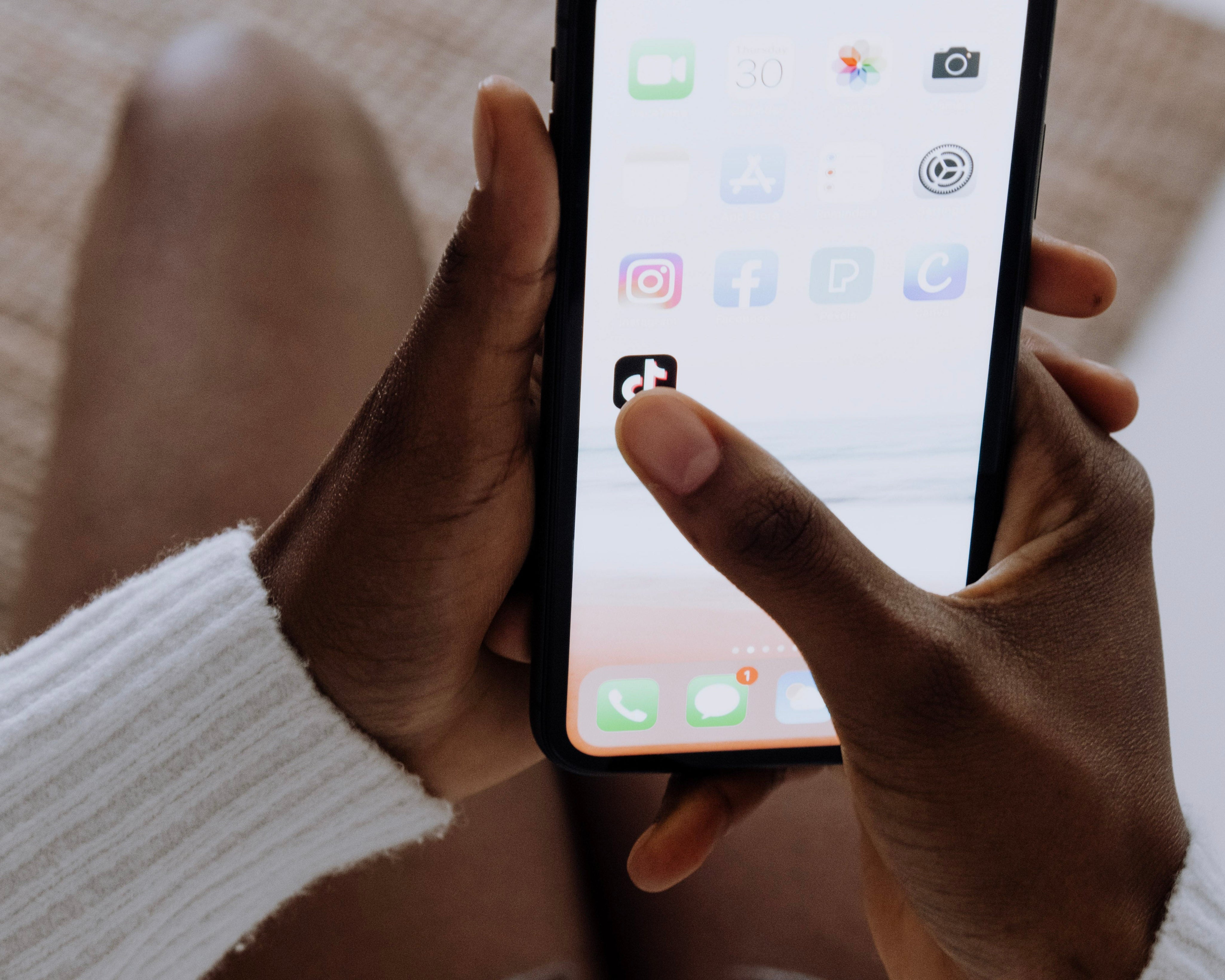 Pourquoi les réseaux sociaux épuisent notre attention ?
